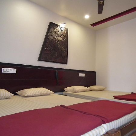 Galaxy Lodge จิกมากาลูร์ ภายนอก รูปภาพ