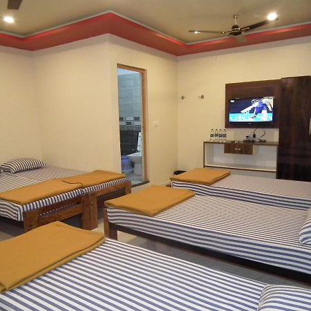 Galaxy Lodge จิกมากาลูร์ ภายนอก รูปภาพ