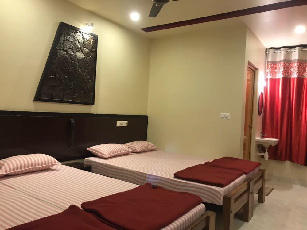Galaxy Lodge จิกมากาลูร์ ภายนอก รูปภาพ