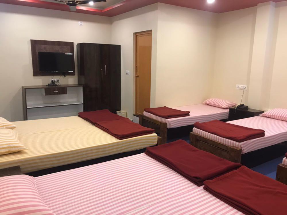 Galaxy Lodge จิกมากาลูร์ ภายนอก รูปภาพ
