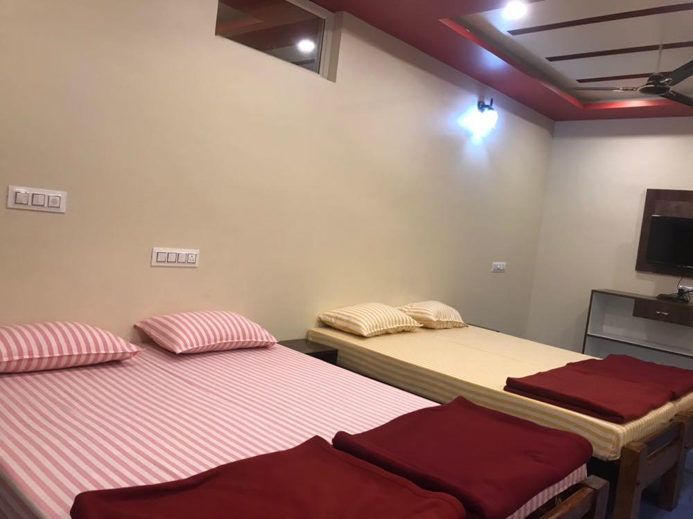 Galaxy Lodge จิกมากาลูร์ ภายนอก รูปภาพ