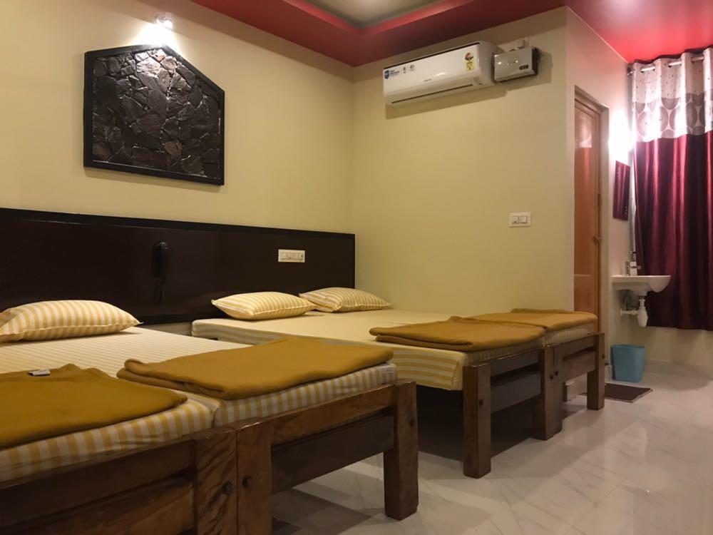 Galaxy Lodge จิกมากาลูร์ ภายนอก รูปภาพ